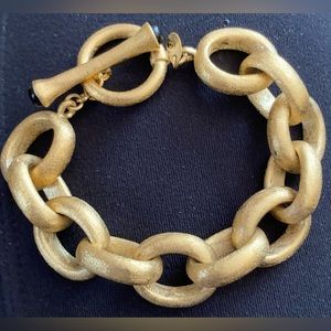 RIVKA FRIEDMAN Chunky, Metallic Gold, Chain Link, Toggle Hook Bracelet